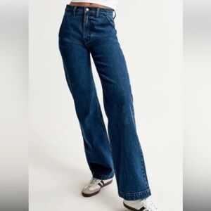 Abercrombie & Fitch the ‘90s relaxed Jean high-rise Medium Wash size 18 Regular